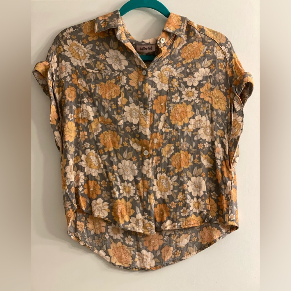 Willow & Root Floral Cuffed Sleeve Top